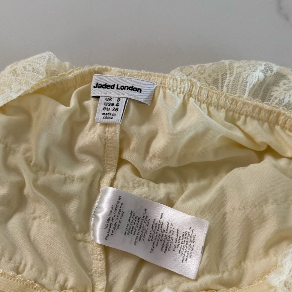 Jaded London Rhea Lace Ruffle Bloomer Micro Shorts - Vanilla - Size US 4 - Picture 4 of 7